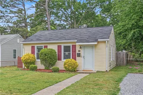 Exterior - 51 Phelps Cir, Hampton, VA 23663 photo 3 of 7