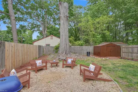 Exterior - 51 Phelps Cir, Hampton, VA 23663 photo 6 of 7