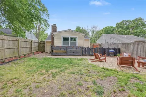 Exterior - 51 Phelps Cir, Hampton, VA 23663 photo 7 of 7