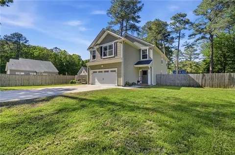 1002 Midway Dr, Chesapeake, VA 23322