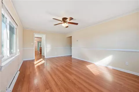 Living - 30 Meadowbrook Dr, Hampton, VA 23666 photo 3 of 3