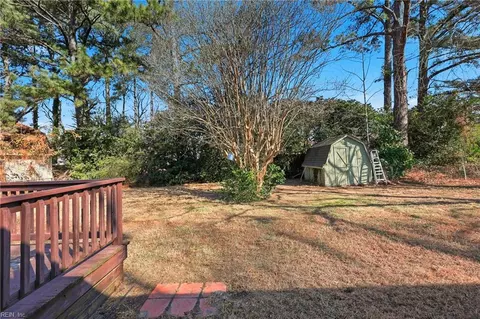 Exterior - 30 Meadowbrook Dr, Hampton, VA 23666 photo 12 of 13