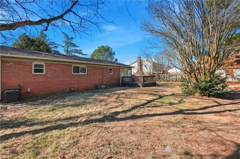 Exterior - 30 Meadowbrook Dr, Hampton, VA 23666 photo 10 of 13
