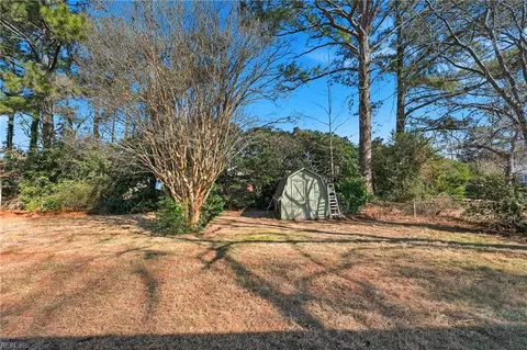 Exterior - 30 Meadowbrook Dr, Hampton, VA 23666 photo 13 of 13