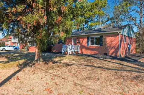 Exterior - 30 Meadowbrook Dr, Hampton, VA 23666 photo 5 of 13