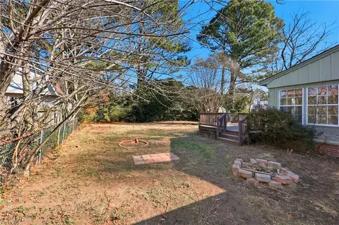 Exterior - 30 Meadowbrook Dr, Hampton, VA 23666 photo 8 of 13