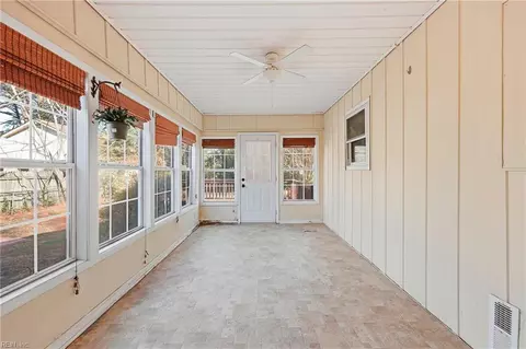 Exterior - 30 Meadowbrook Dr, Hampton, VA 23666 photo 7 of 13