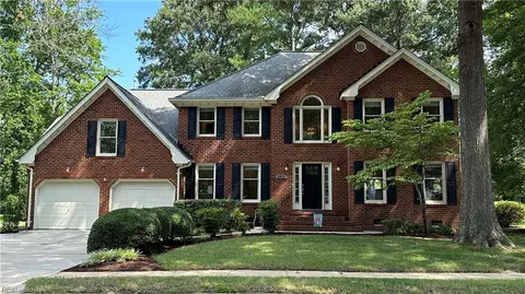 1008 Fairway Dr, Chesapeake, VA 23320