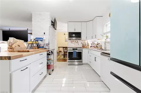 221 Upperville Rd, Virginia Beach, VA 23462