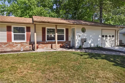 465 Garrison Pl, Virginia Beach, VA 23452