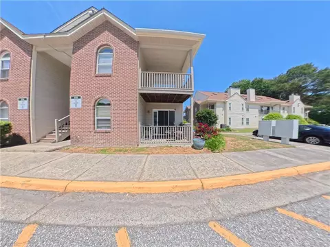528 Rainbow Ct #103, Newport News, VA 23608
