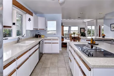 Kitchen - 13 Fox Gate Way, Hampton, VA 23664 photo 7 of 8