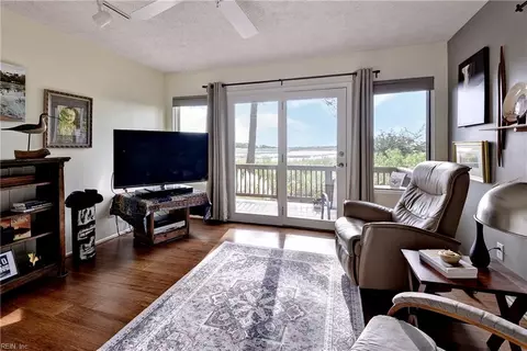 Living - 13 Fox Gate Way, Hampton, VA 23664 photo 6 of 6