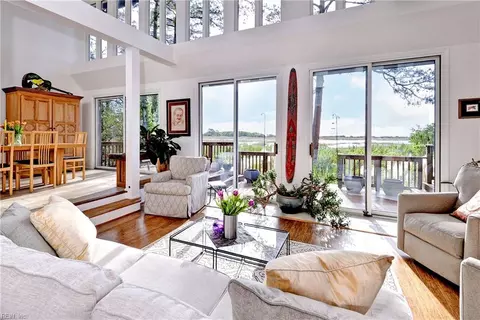 Living - 13 Fox Gate Way, Hampton, VA 23664 photo 2 of 6