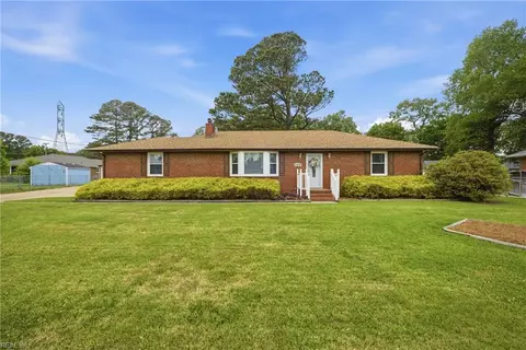 4212 San Salvador Dr, Chesapeake, VA 23321