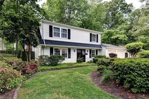 174 Alpine St, Newport News, VA 23606