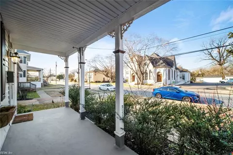 Exterior - 231 Chapel St, Hampton, VA 23669 photo 3 of 4