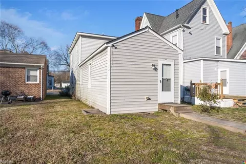Exterior - 231 Chapel St, Hampton, VA 23669 photo 4 of 4