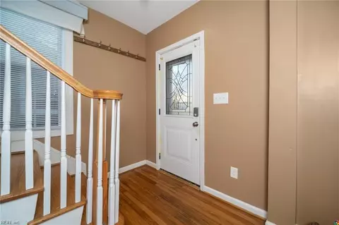 Entry Way - 231 Chapel St, Hampton, VA 23669 photo 1 of 5