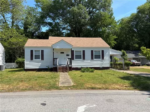 66 Cavalier Rd, Hampton, VA 23669