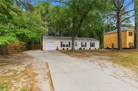 1619 Colonial Ave, Smithfield, VA 23430