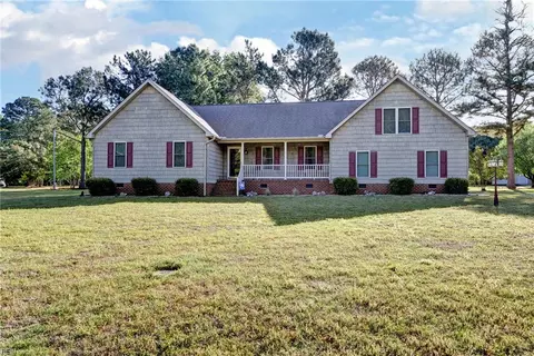 42 Gurwen Dr, Smithfield, VA 23430