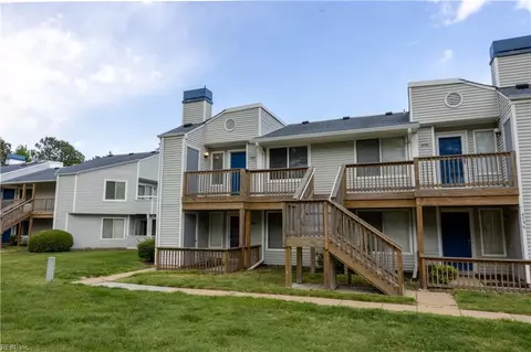 4762 Red Duck Ct, Virginia Beach, VA 23462