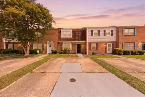 426 Longleaf Rd, Virginia Beach, VA 23454