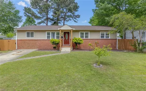 313 Lineberry Rd, Virginia Beach, VA 23452