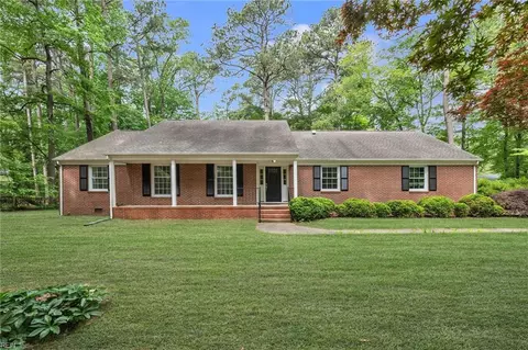 401 Piney Point Rd, Yorktown, VA 23692