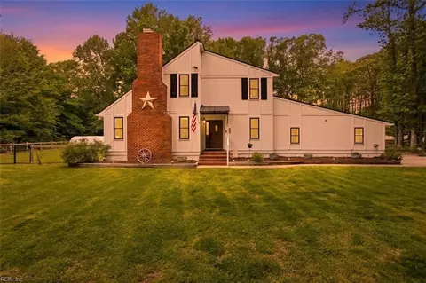 660 Margaret Dr, Chesapeake, VA 23322