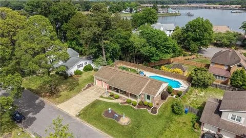 608 Charlecote Dr, Virginia Beach, VA 23464
