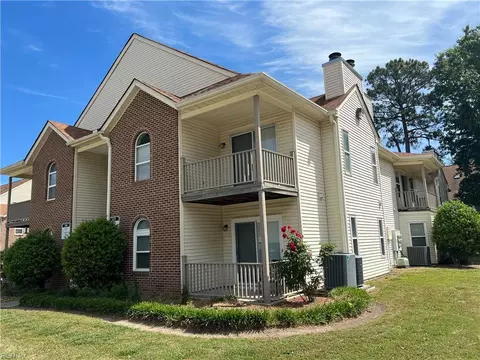 532 Pineland Cir #203, Newport News, VA 23608