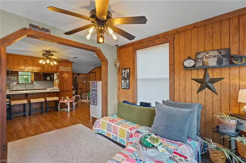 Entry Way - 11202 Cabins End Ln, Gloucester, VA 23061 photo 3 of 7