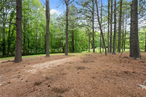 Exterior - 11202 Cabins End Ln, Gloucester, VA 23061 photo 6 of 11