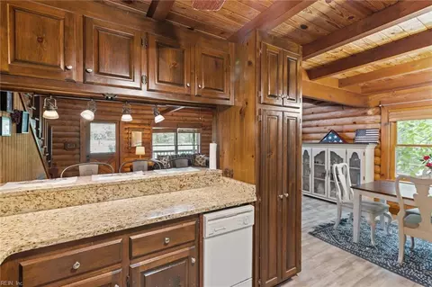 Kitchen - 11202 Cabins End Ln, Gloucester, VA 23061 photo 3 of 7