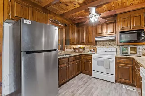 Kitchen - 11202 Cabins End Ln, Gloucester, VA 23061 photo 1 of 7