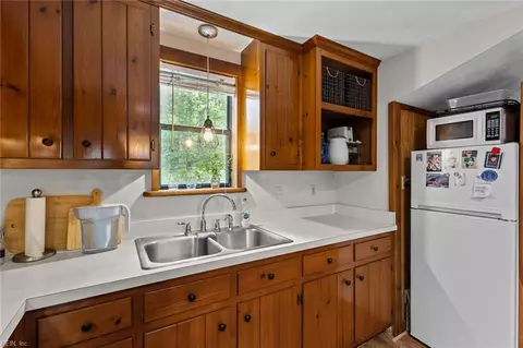 Kitchen - 11202 Cabins End Ln, Gloucester, VA 23061 photo 7 of 7