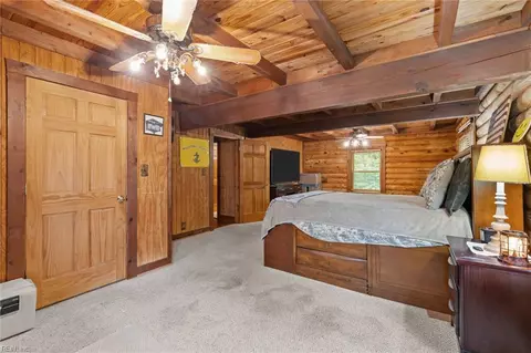 Bedroom - 11202 Cabins End Ln, Gloucester, VA 23061 photo 5 of 11