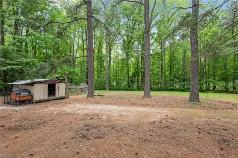 Exterior - 11202 Cabins End Ln, Gloucester, VA 23061 photo 5 of 11