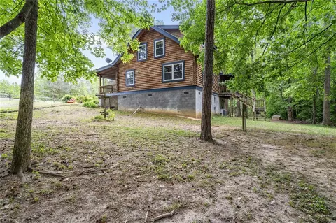 Exterior - 11202 Cabins End Ln, Gloucester, VA 23061 photo 8 of 11