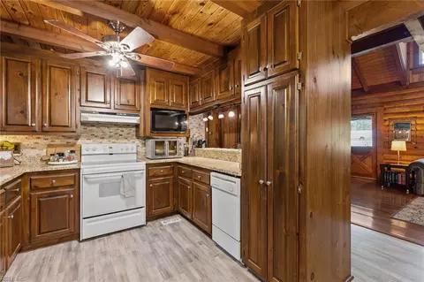 Kitchen - 11202 Cabins End Ln, Gloucester, VA 23061 photo 2 of 7