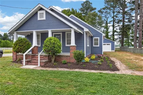 224 Hickory Rd E, Chesapeake, VA 23322