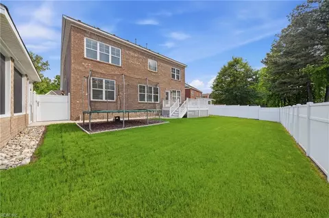 Exterior - 148 Sinclair Ln, Chesapeake, VA 23322 photo 7 of 9