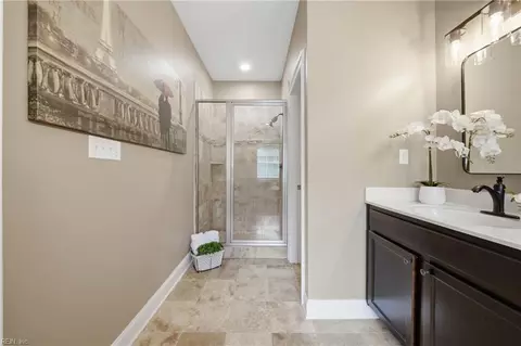 Entry Way - 148 Sinclair Ln, Chesapeake, VA 23322 photo 5 of 7