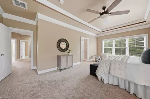 Entry Way - 148 Sinclair Ln, Chesapeake, VA 23322 photo 4 of 7