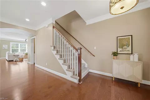 Entry Way - 148 Sinclair Ln, Chesapeake, VA 23322 photo 2 of 7