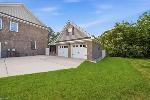Exterior - 148 Sinclair Ln, Chesapeake, VA 23322 photo 3 of 9
