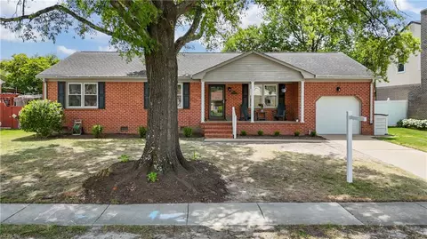 5404 Peggy Cir, Virginia Beach, VA 23464