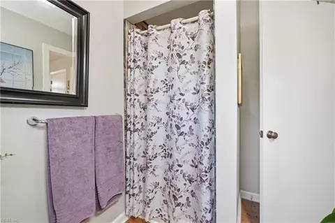 Bath - 305 Plummer Dr, Chesapeake, VA 23323 photo 4 of 4